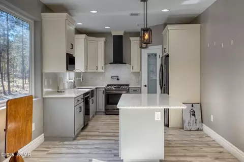 Kitchen - 901 E Pine Ln, Show Low, AZ 85901 photo 1 of 3