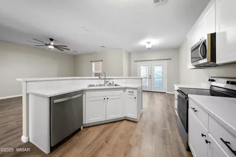 Kitchen - 820 E Black Bear, Show Low, AZ 85901 photo 3 of 4