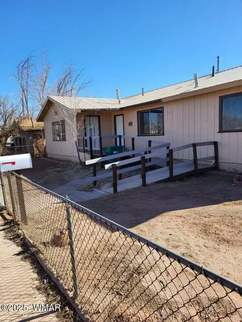 1421 Central St, Winslow, AZ 86047
