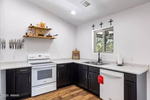 Kitchen - 3097 Aspen Rd, Overgaard, AZ 85933 photo 1 of 2