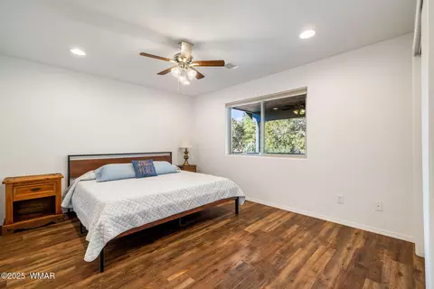 Bedroom - 3097 Aspen Rd, Overgaard, AZ 85933 photo 1 of 5