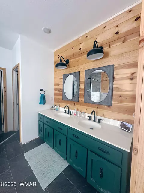 Bath - 7704 Open Sky Loop, Taylor, AZ 85939 photo 1 of 4