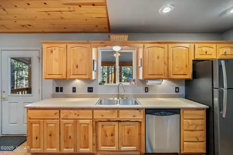 Kitchen - 5 2069, Alpine, AZ 85920 photo 1 of 1
