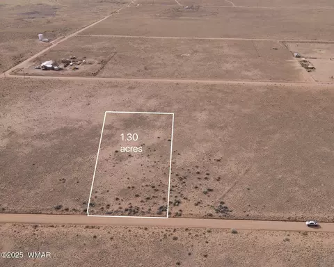 7977 Surrey Rd, Holbrook, AZ 86025