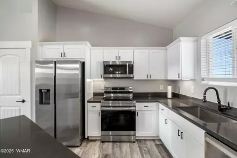 Kitchen - 392 3rd Ave, Eagar, AZ 85925 photo 2 of 4