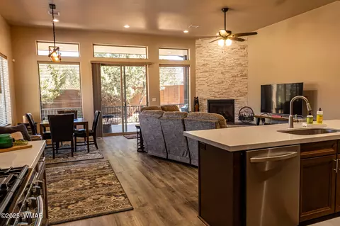 3241 N Eagles Crk Dr, Show Low, AZ 85901
