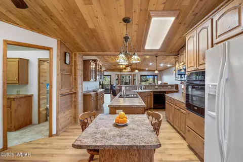 Kitchen - 1904 Rim View Ln, Overgaard, AZ 85933 photo 7 of 7