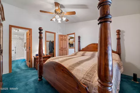 Bedroom - 1904 Rim View Ln, Overgaard, AZ 85933 photo 2 of 4