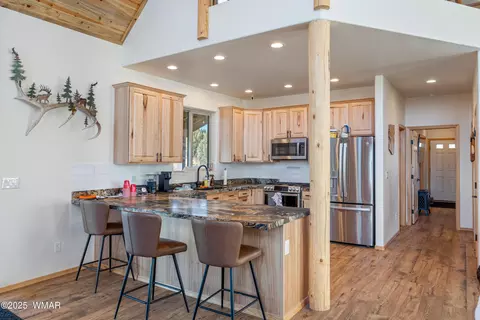 Kitchen - 2711 Lost Way, Overgaard, AZ 85933 photo 1 of 3