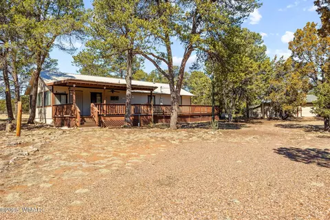 3076 Pinewood Dr, Overgaard, AZ 85933