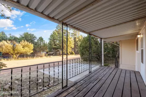 2068 Pinehaven Ln, Overgaard, AZ 85933 photo 4