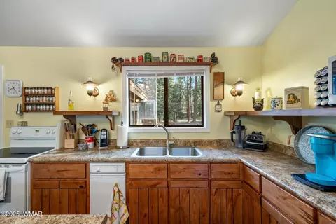 Kitchen - 15 Co Rd 2050, Alpine, AZ 85920 photo 3 of 3