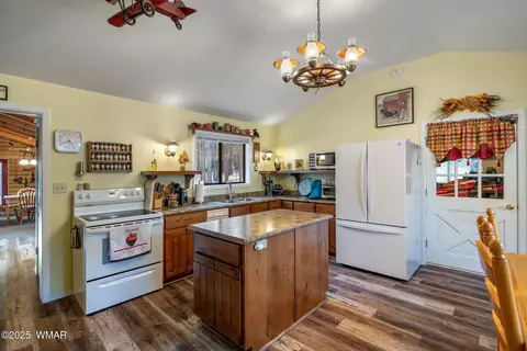 Kitchen - 15 Co Rd 2050, Alpine, AZ 85920 photo 2 of 3