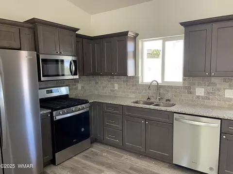 Kitchen - 70 Timber Ridge Loop, Show Low, AZ 85901 photo 1 of 4
