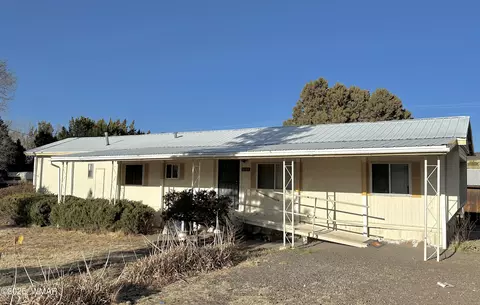 1057 S Burk St, Eagar, AZ 85925 photo 2