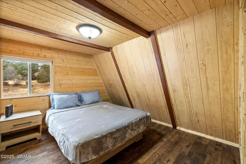Bedroom - 3518 Black Bear Run, Overgaard, AZ 85928 photo 1 of 4