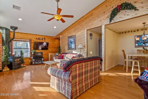 2810 Skyhawk Dr, Overgaard, AZ 85933 photo 23