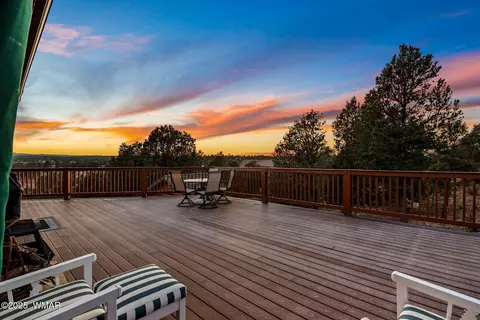 2810 Skyhawk Dr, Overgaard, AZ 85933 photo 11