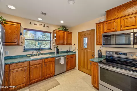 2810 Skyhawk Dr, Overgaard, AZ 85933 photo 27