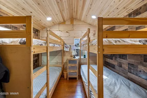 Bedroom - 2190 Oval Dr, Overgaard, AZ 85933 photo 2 of 2