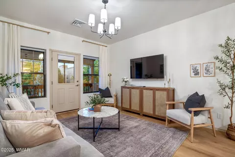 2367 Quarter Horse Trl, Overgaard, AZ 85933