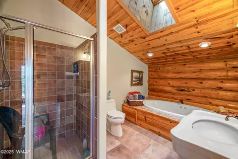Bath - 56 North St, Greer, AZ 85927 photo 3 of 4