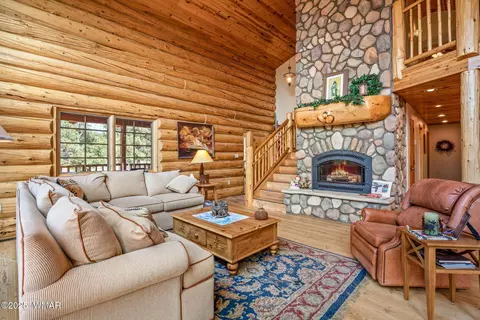 Living - 56 North St, Greer, AZ 85927 photo 2 of 4