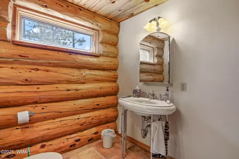 Bath - 56 North St, Greer, AZ 85927 photo 1 of 4
