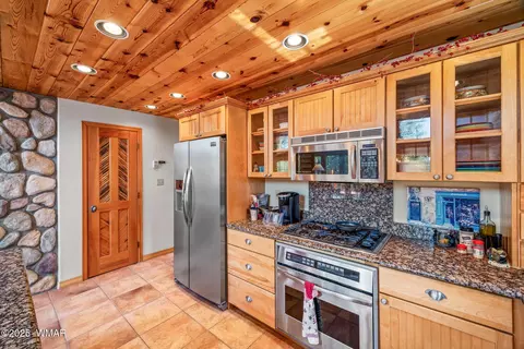 Kitchen - 56 North St, Greer, AZ 85927 photo 2 of 4