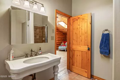Bath - 56 North St, Greer, AZ 85927 photo 4 of 4