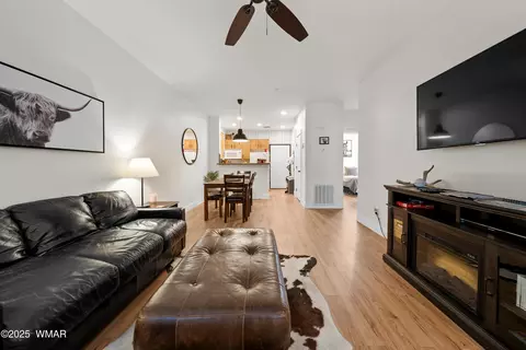 2395 Quarter Horse Trl, Overgaard, AZ 85933