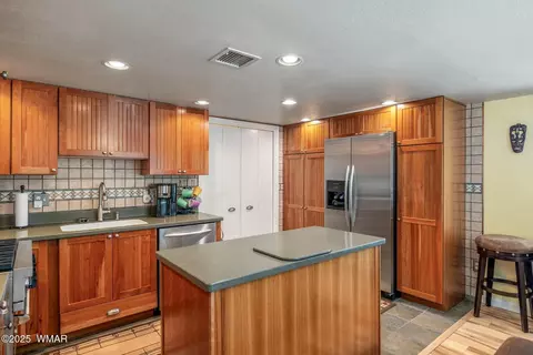 Kitchen - 61 Co Rd 2266, Alpine, AZ 85920 photo 4 of 5