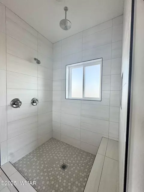 Bath - 436 E 11th Ln, Eagar, AZ 85925 photo 5 of 7