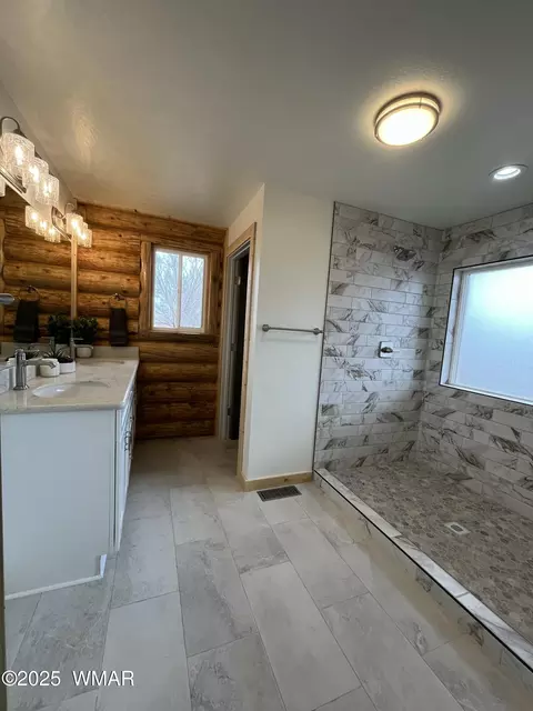 Bath - 446 Becker Lake Rd, Springerville, AZ 85938 photo 1 of 3