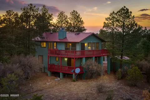 2901 Ridge Cir, Overgaard, AZ 85933