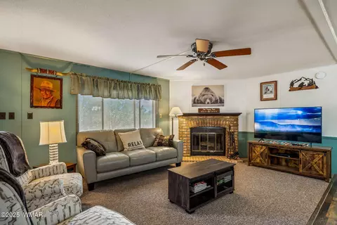 2185 Gingerbread Ln, Overgaard, AZ 85933 photo 7