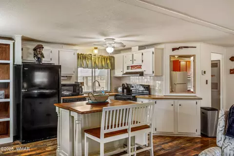 2185 Gingerbread Ln, Overgaard, AZ 85933 photo 9