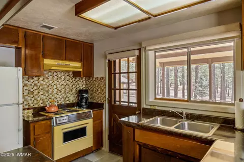 Kitchen - 3 Cr 2080, Alpine, AZ 85920 photo 3 of 3