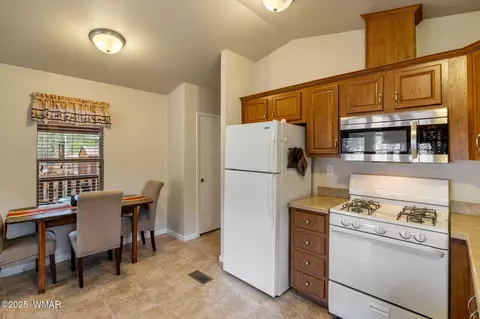 2871 Rainbow Trl, Overgaard, AZ 85933 photo 11