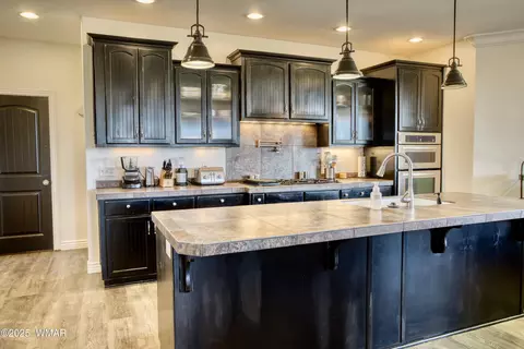 Kitchen - 252 E Belly Button Ln, Snowflake, AZ 85937 photo 1 of 2