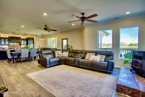 Living - 252 E Belly Button Ln, Snowflake, AZ 85937 photo 1 of 3
