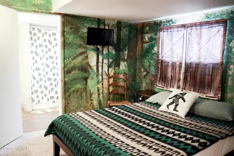 Bedroom - 2853 Markham Rd, Overgaard, AZ 85933 photo 1 of 4