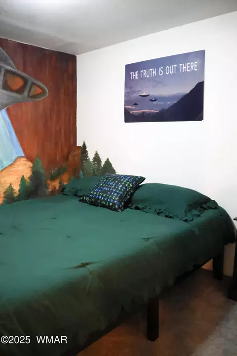 Bedroom - 2853 Markham Rd, Overgaard, AZ 85933 photo 3 of 4