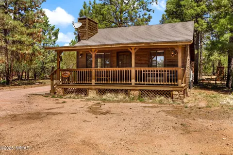 Exterior - 2741 Bear Trl, Overgaard, AZ 85933 photo 2 of 8