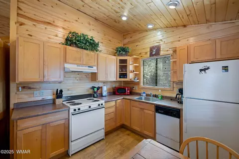 Kitchen - 2741 Bear Trl, Overgaard, AZ 85933 photo 1 of 1