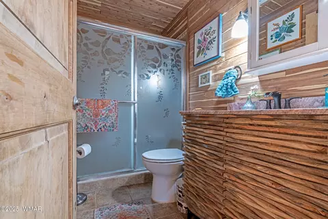Bath - 3738 Apache Trl, Pine, AZ 85544 photo 1 of 2