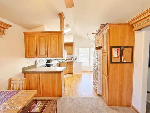 2705 Rustlers Roost Rd, Overgaard, AZ 85933 photo 10