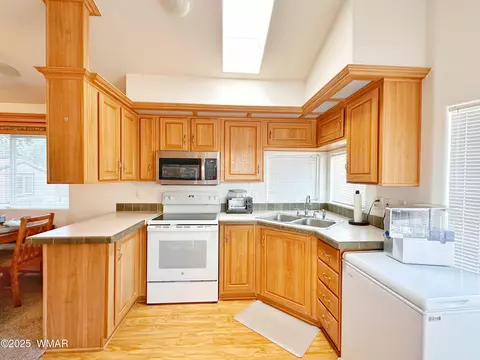 2705 Rustlers Roost Rd, Overgaard, AZ 85933 photo 9