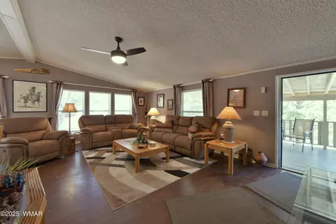 2934 Breezy Pine Dr, Overgaard, AZ 85933 photo 4