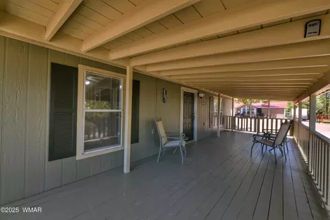 2934 Breezy Pine Dr, Overgaard, AZ 85933 photo 2